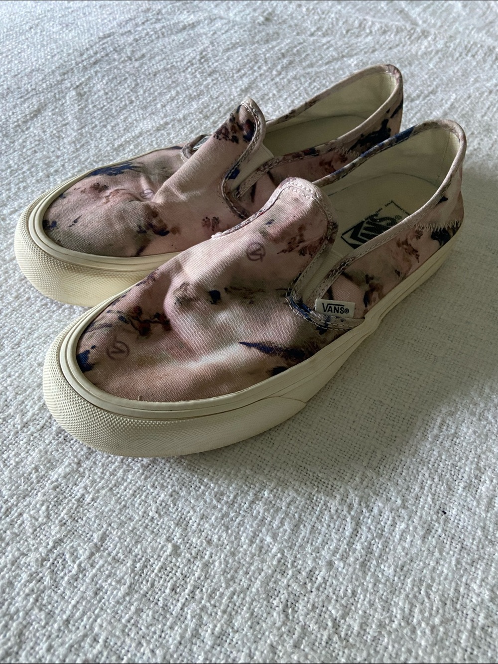 Vans Slip-On Floral Watercolor Canvas Sneakers in Pink and Blue Women’s 8.5 - Picture 5 of 15